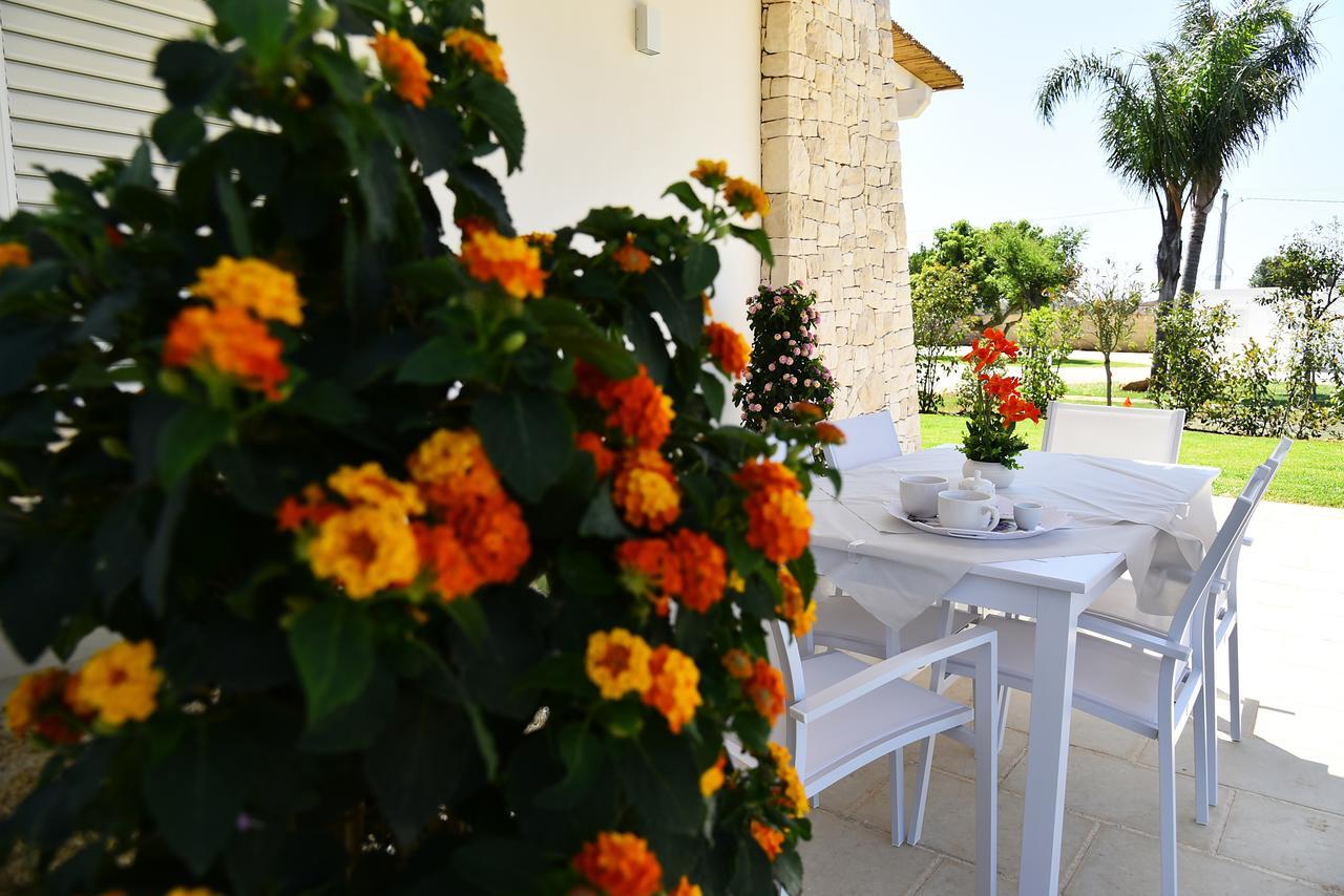 Bed and Breakfast Borgo Fiorito Relais Parabita Esterno foto