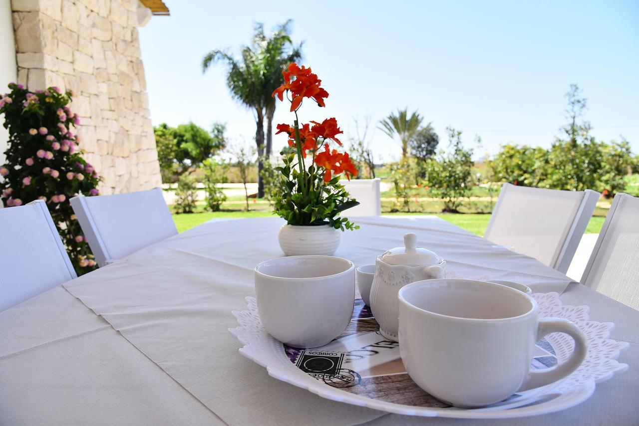 Bed and Breakfast Borgo Fiorito Relais Parabita Esterno foto