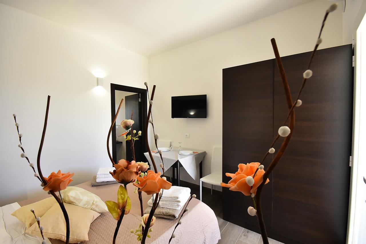 Bed and Breakfast Borgo Fiorito Relais Parabita Esterno foto