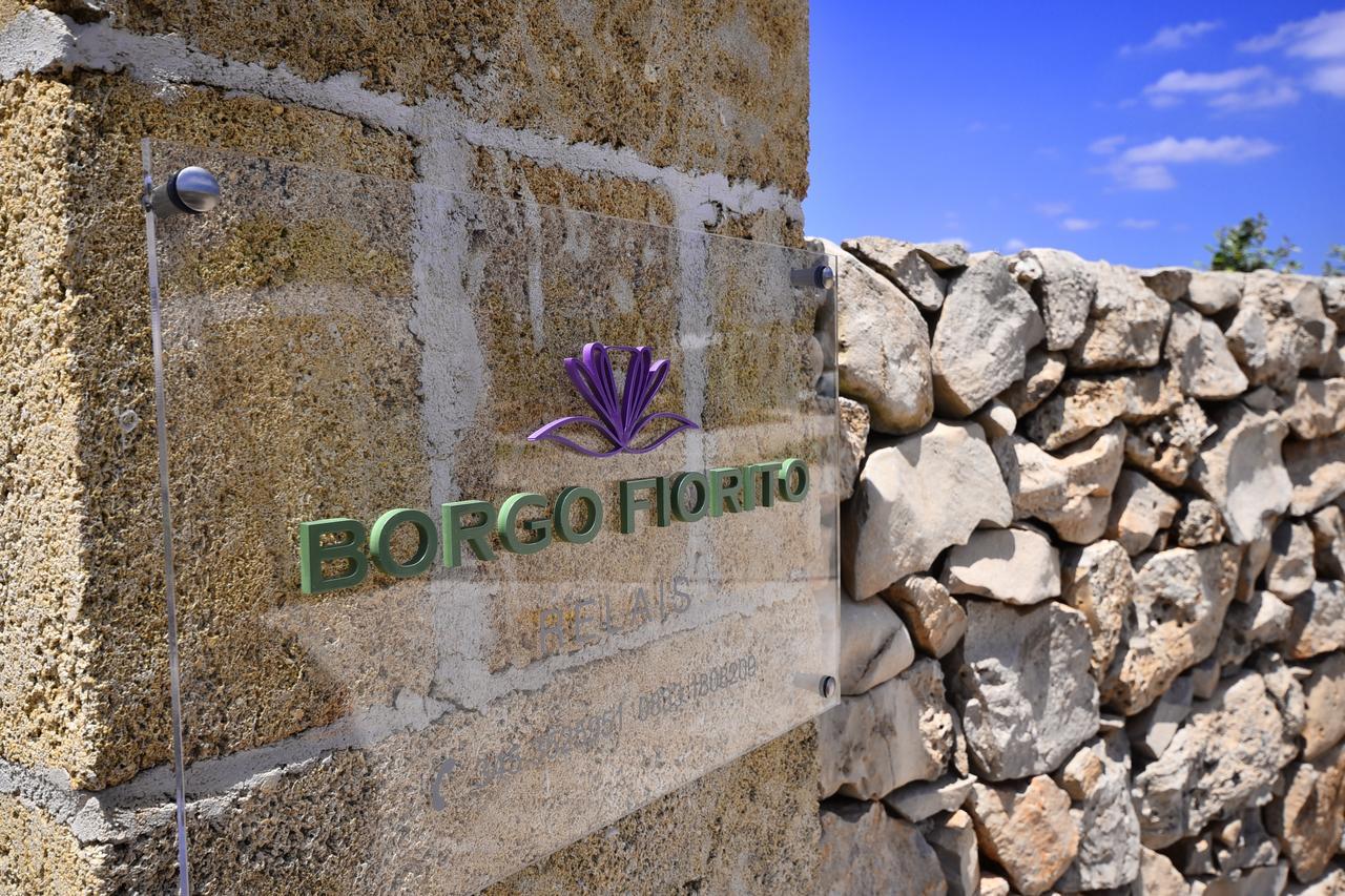 Bed and Breakfast Borgo Fiorito Relais Parabita Esterno foto