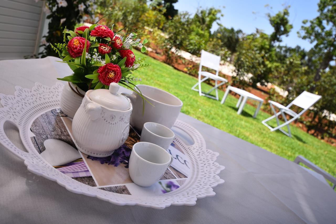 Bed and Breakfast Borgo Fiorito Relais Parabita Esterno foto