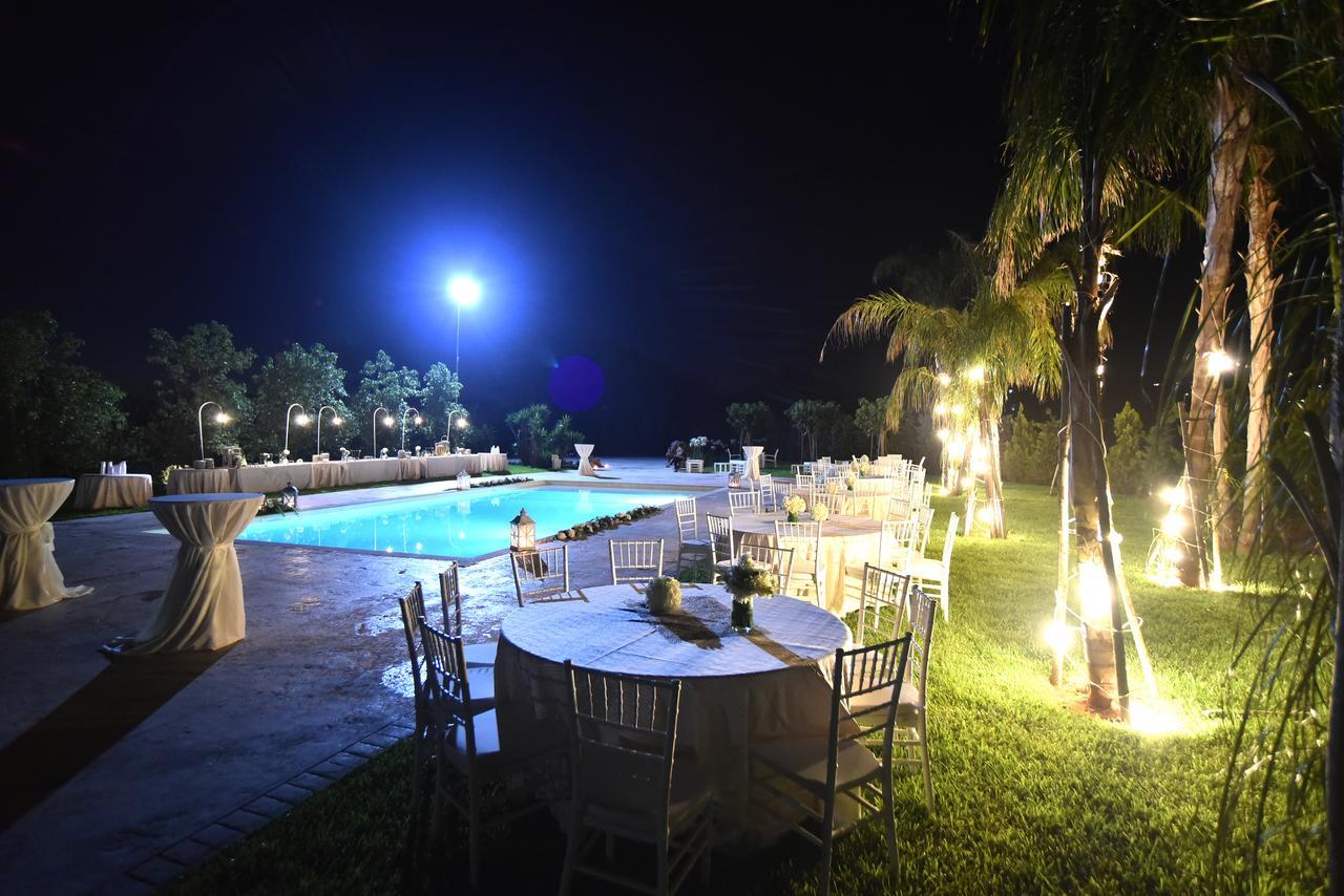 Bed and Breakfast Borgo Fiorito Relais Parabita Esterno foto