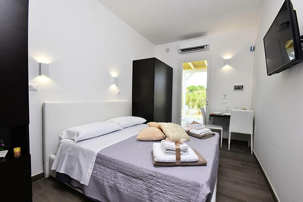 Bed and Breakfast Borgo Fiorito Relais Parabita Esterno foto